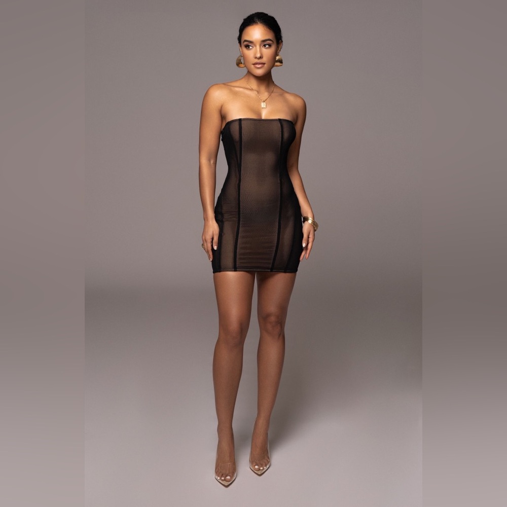 Elegant Black Strapless Dress